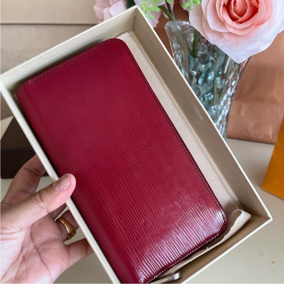 Authentic Louis Vuitton zippy long wallet❤️❤️❤️❤️ - Picture 13 of 13